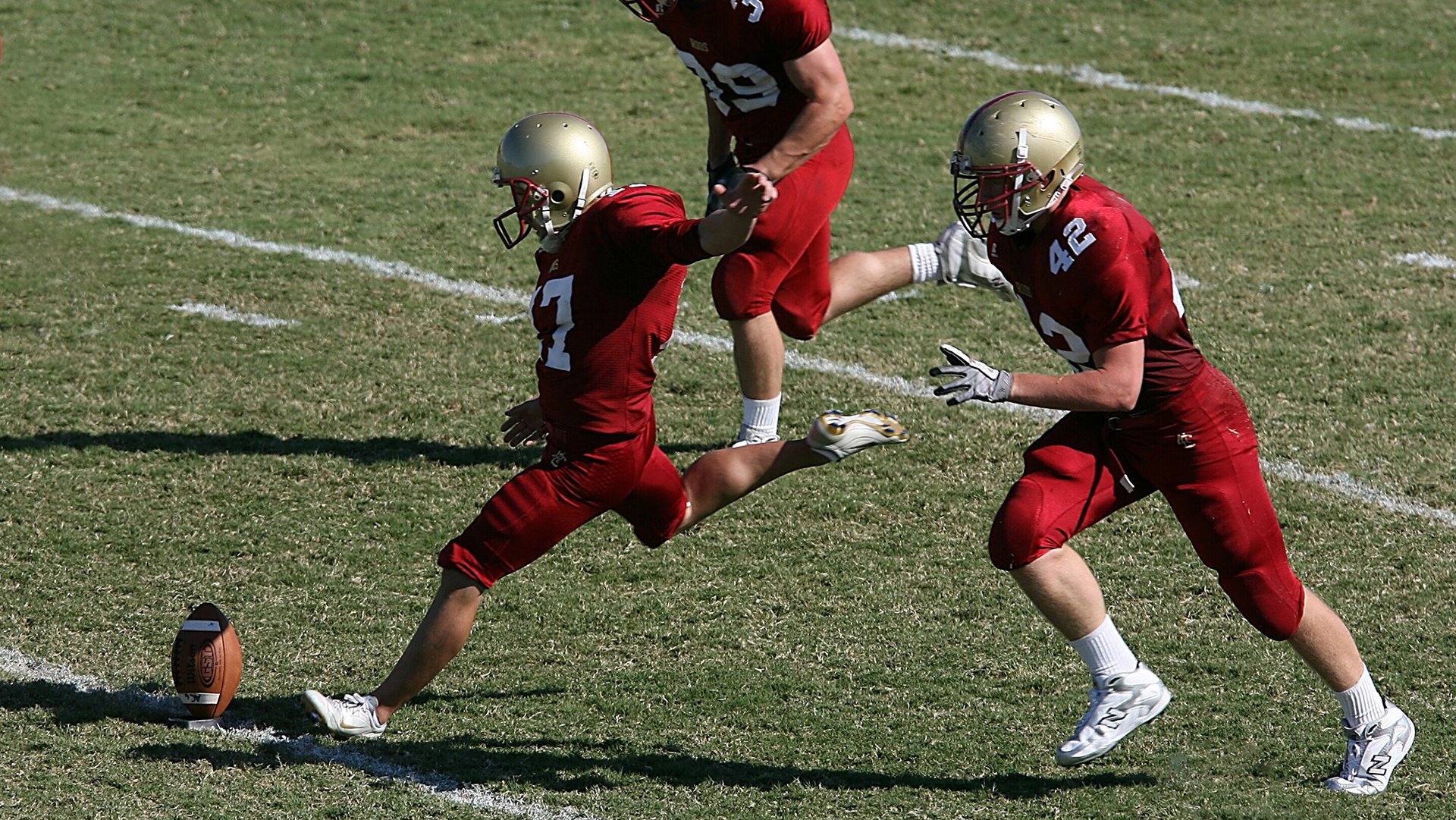 开云体育在线下载-中场压迫人数是否影响控球比与射门机会，中场控制